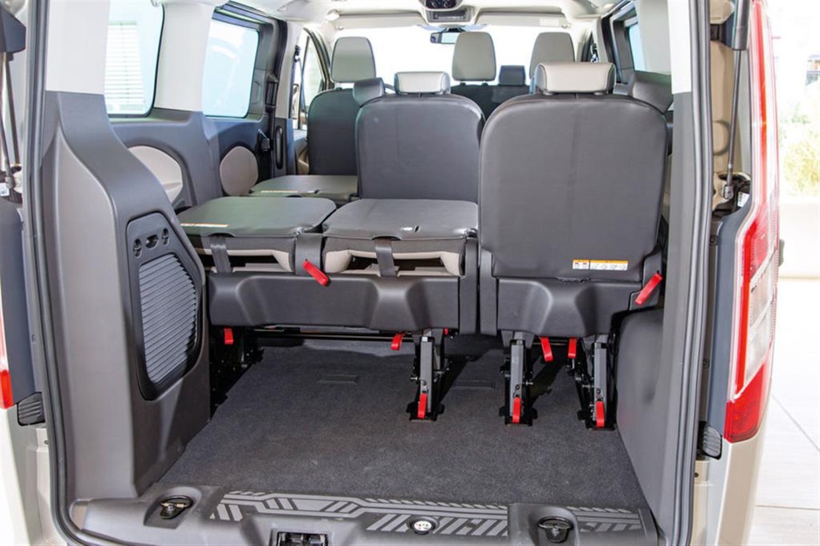 Ford Tourneo Tourneo Custom 2012 - heute Lenker nach hinten